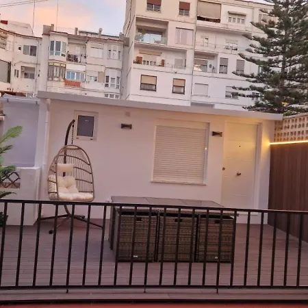 Centrica De Lujo Gv 4 Homestay *